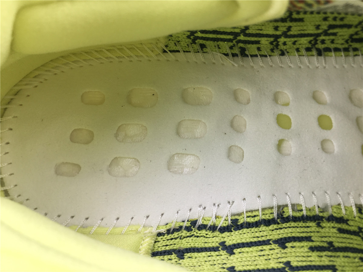 Yeezy Boost 350 V2 Semi Frozen Yellow B37572